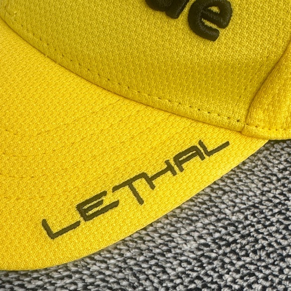 TaylorMade Bright Yellow Golf Cap - Picture 5 of 11